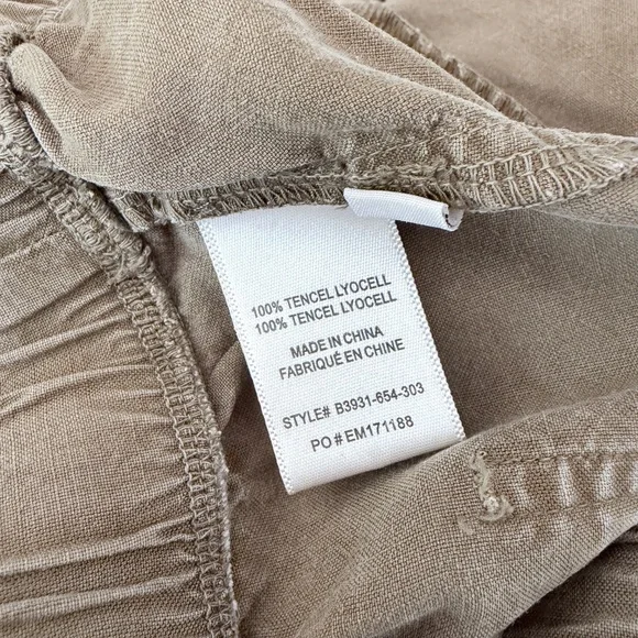 BELLA DAHL | Frayed Edge Cargo Short in Fatigue Green, Size Small - Picture 8 of 8